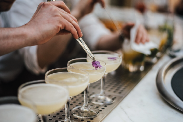 Barman a domicile mariage Bar mobile installé pour mariage dans le Var
