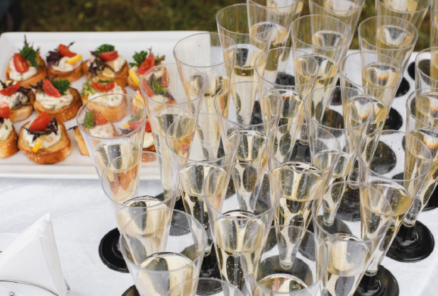 Cocktail dinatoire traiteur toulon Buffet traiteur élégant à Hyères pour réception d’entreprise
