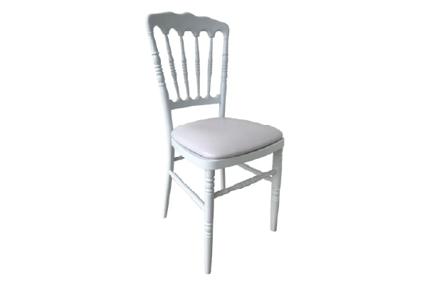 chaise napoleon blanche élégante en location mariage - Toulon
