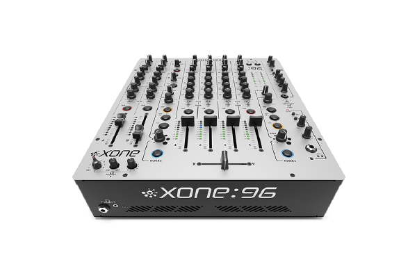 table de mixage allen heath xone 96 en location toulon
